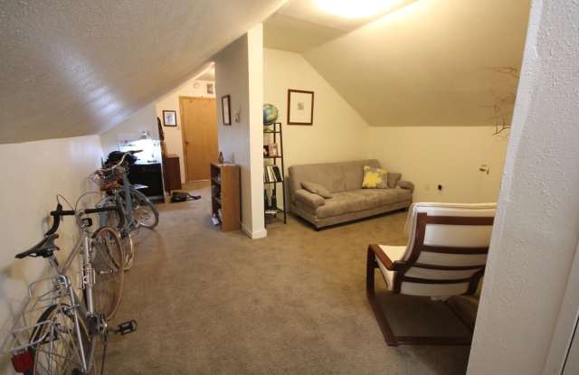 Quiet Upstairs Apartment in Provo |Available Now|
