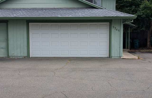Newly remodeled Townhouse