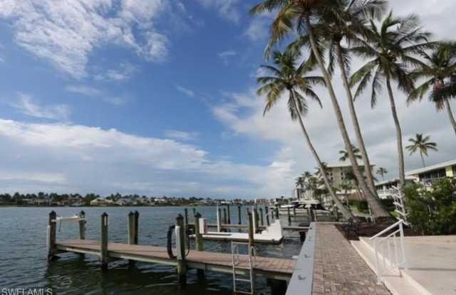 2850 Gulf Shore Blvd N