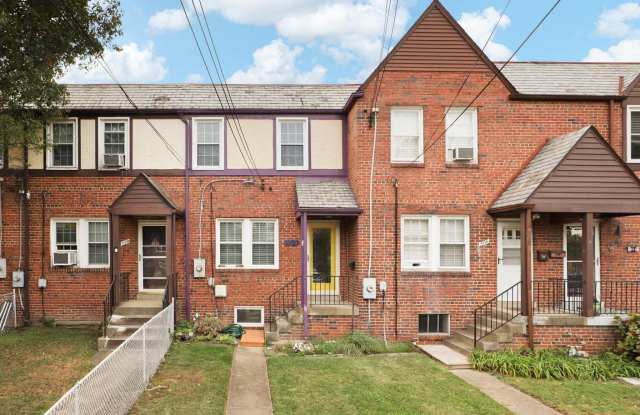 Photo of 808 S OAK Street