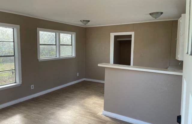 Move In Ready 2-Bedroom Home in Central City