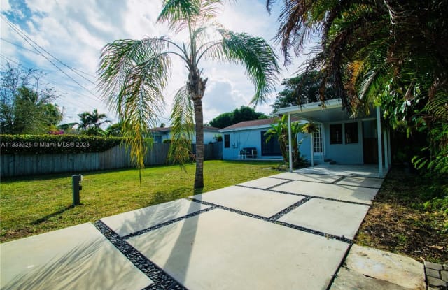 2720 SW 62nd Ave - 2720 Southwest 62nd Avenue, Coral Terrace, FL 33155