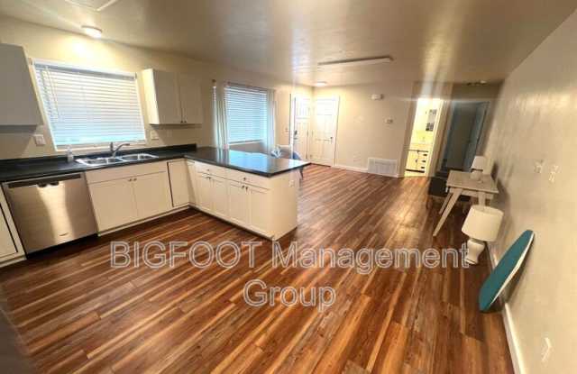 1312 Poplar St.