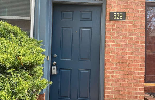 529 COLECROFT Court