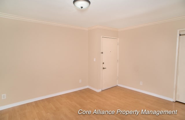 5325 Newcastle Avenue - 238