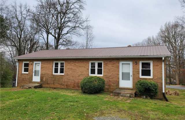 Photo of 1813 Younger Avenue - A