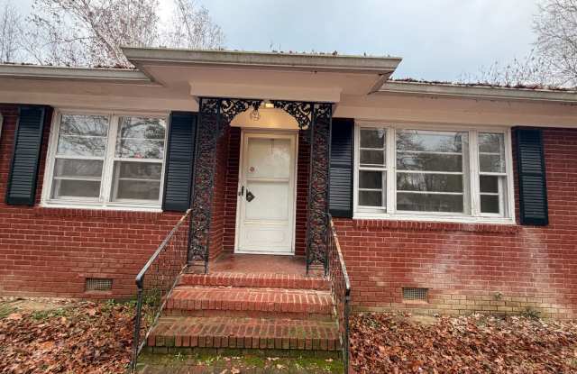 Brick 3/1.5 House in West Rome- $1,250