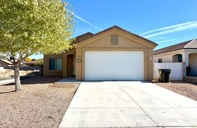 Photo of Great 3 bedroom, 2 bathroom home centrally located