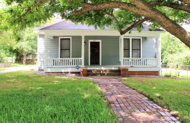 Photo of 812 Burleson Street