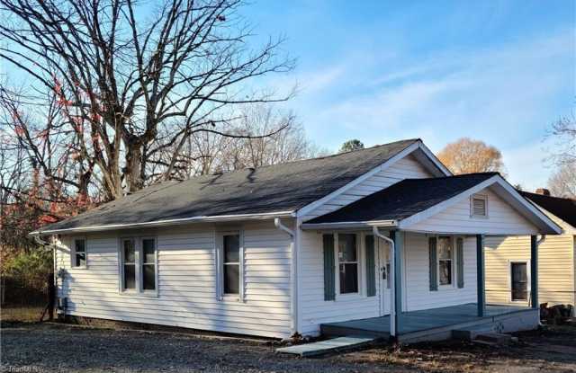 Photo of 318 Woodlawn Street