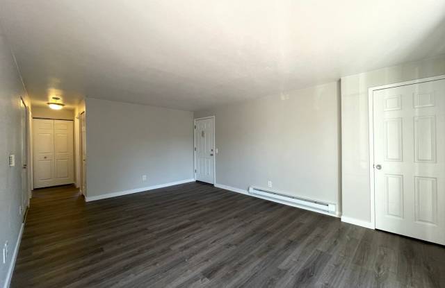 23030 76th- 12 Unit