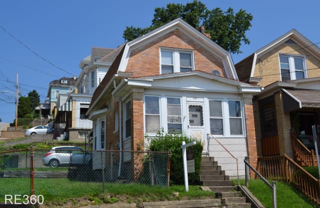 742 Sebring Ave Beachview - 742 Sebring Avenue, Pittsburgh, PA 15216