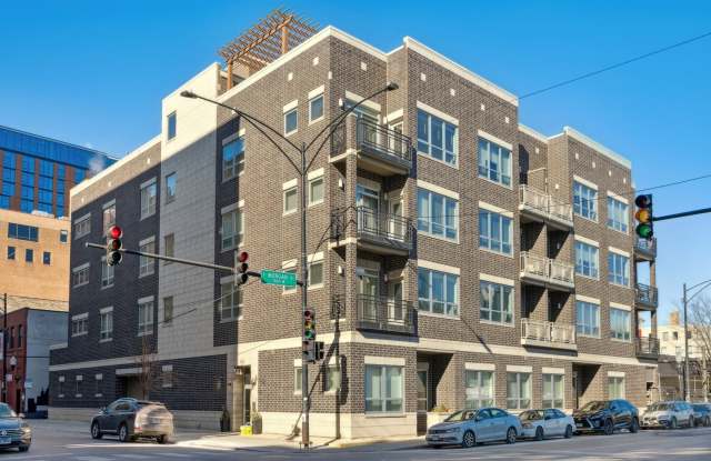 1002 W Van Buren Street