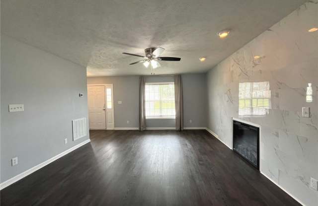 1508 Thoroughbred Trail