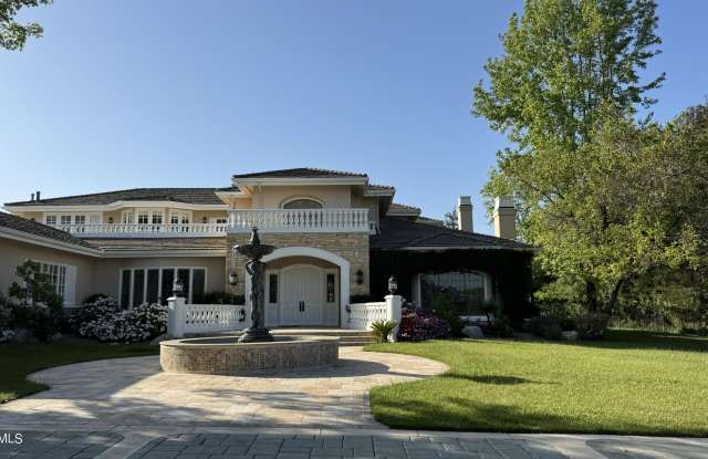 3895 Peacock Court