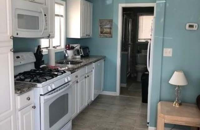 23 Guyer Avenue unit: Rear