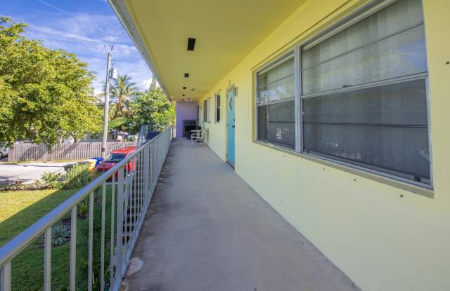 216 N Federal Highway