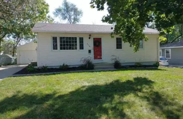 318 Rockwell Avenue - 318 Rockwell Avenue, Ames, IA 50014