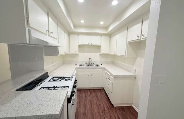 171 Mariposa Apartments