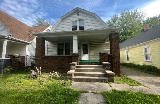 1709 E. Reynolds