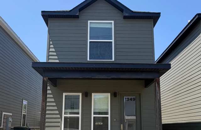 Clean like-new home for rent near the UofA