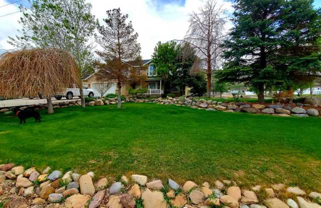 6261 West 13900 South