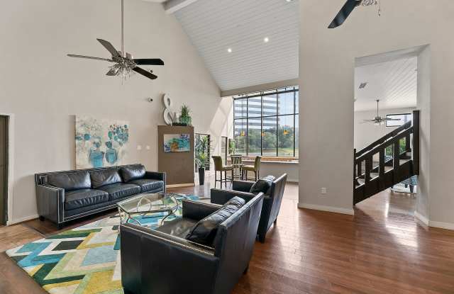 Lakeside Apartments