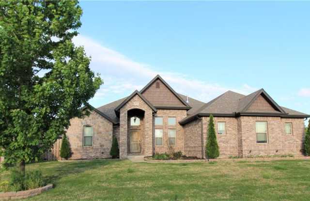 5717  S 61st  ST - 5717 S 61st St, Rogers, AR 72758