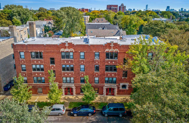 4535 North Leavitt St. Apt.