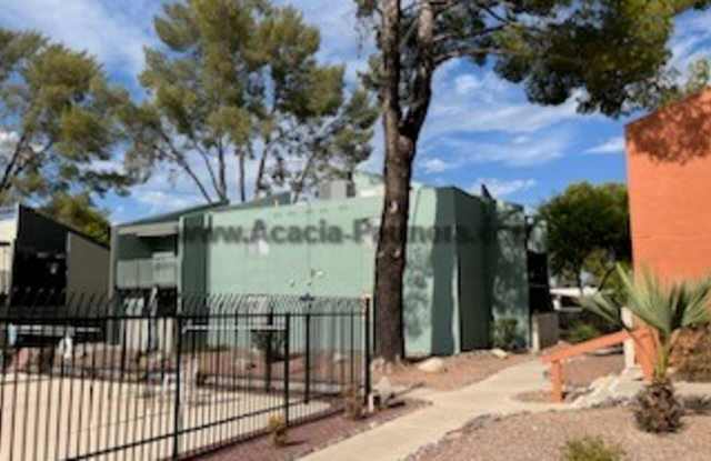 838 S Langley Ave Unit 103