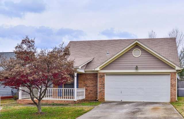 149 Hollington Dr NE