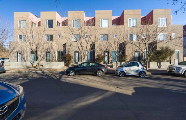 877 Silver Avenue Southwest