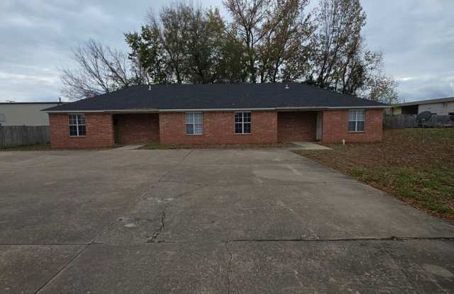 Photo of 1122 E 13th St Apt A-D