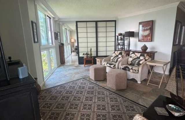 2405 Kalanianaole Street - 406