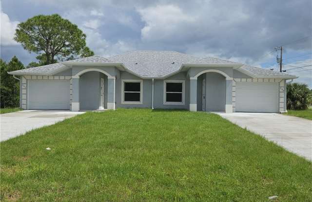 Photo of 399 Carrillon Avenue S