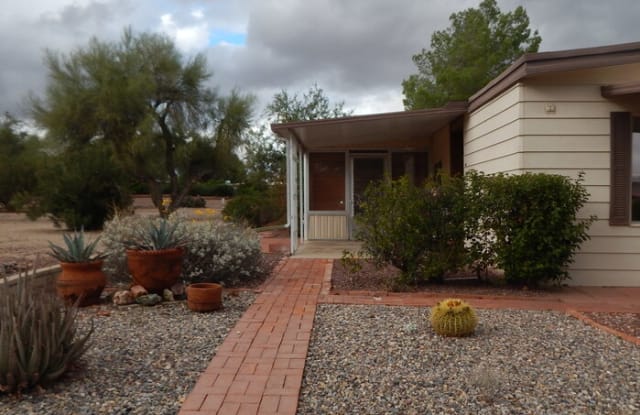 230 West Mora Drive - 230 West Mora Drive, Green Valley, AZ 85614