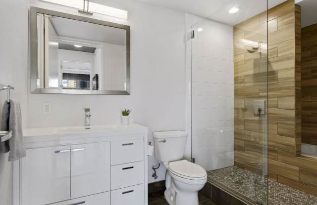 45 University Avenue Southeast