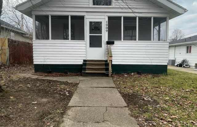 Photo of 1909 S. Brookfield