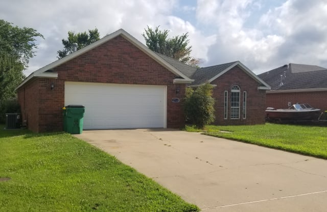 2714 Crabapple Ave - 2714 Crabapple Avenue, Springdale, AR 72764