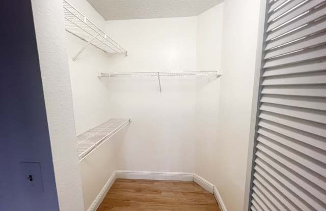 4055 W Mcnab Rd #104