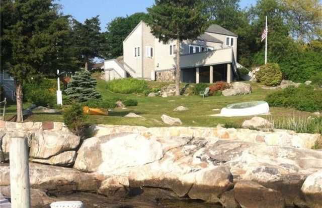 24 Nauyaug Point Road