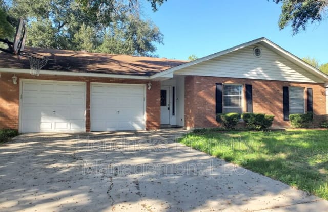 1616 Redwood St
