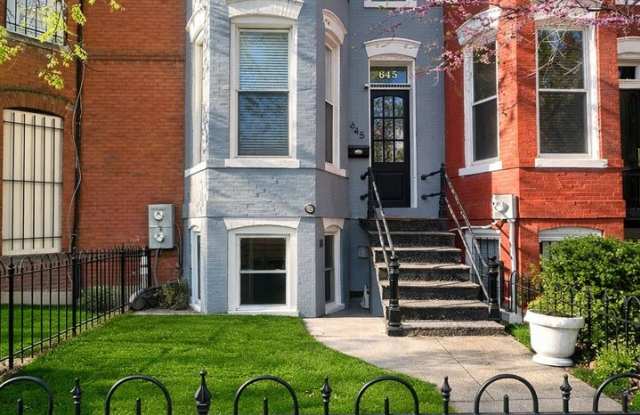 3 Bedroom 1.5 Bath Condo in Shaw Neighborhood, Backyard, Recently Renovated, Fabulous Modern Features
