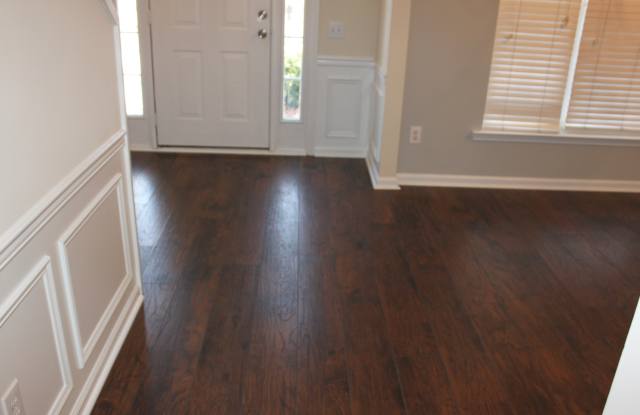 Photo of 2715 Old Ironside Dr