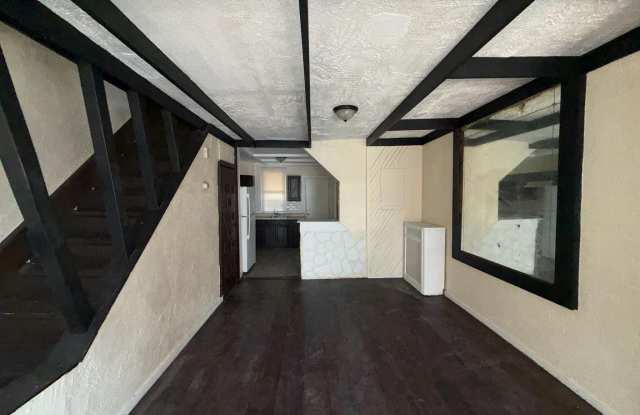 4929 N FRANKLIN Street