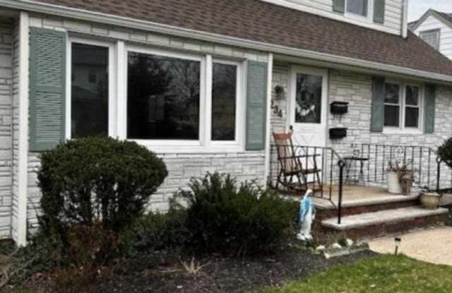 234 W High St