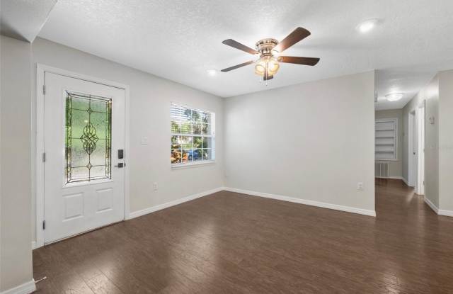 521 S CLAYTON STREET