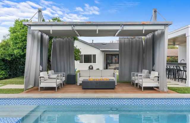 Photo of 23032 Mariano St