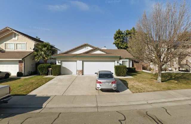 Well Located 1 Story Home with Lodi Schools