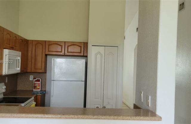 2551 SE 16th Ter - 2551 Southeast 16th Terrace, Homestead, FL 33035